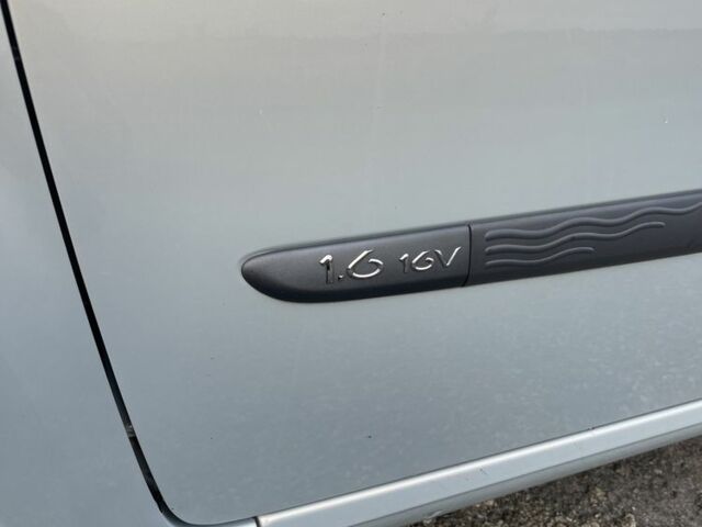 Сірий Рено Модус, об'ємом двигуна 1.6 л та пробігом 21 тис. км за 6200 $, фото 5 на Automoto.ua