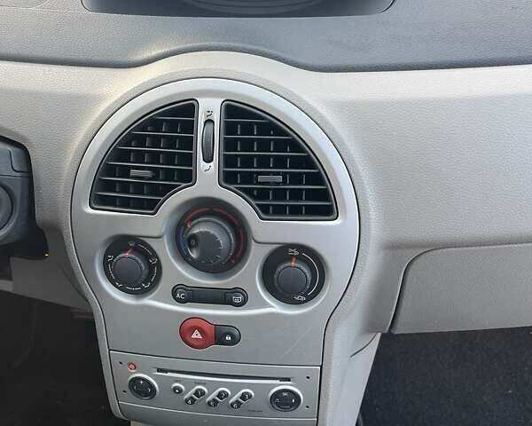 Сірий Рено Модус, об'ємом двигуна 1.6 л та пробігом 21 тис. км за 6200 $, фото 15 на Automoto.ua