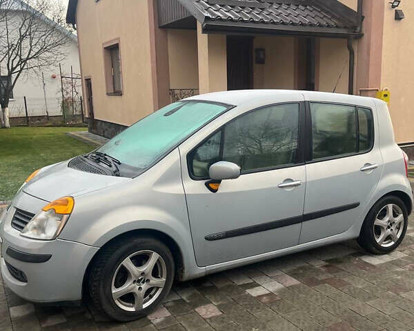 Серый Рено Модус, объемом двигателя 1.6 л и пробегом 149 тыс. км за 4700 $, фото 1 на Automoto.ua
