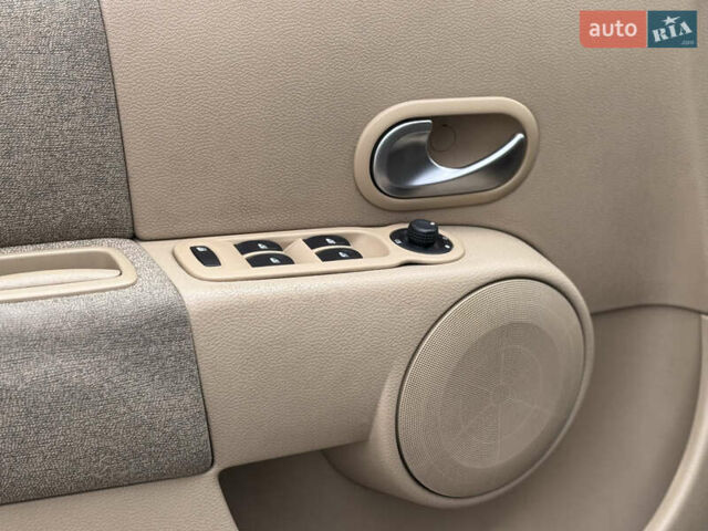 Серый Рено Модус, объемом двигателя 1.6 л и пробегом 170 тыс. км за 4650 $, фото 14 на Automoto.ua