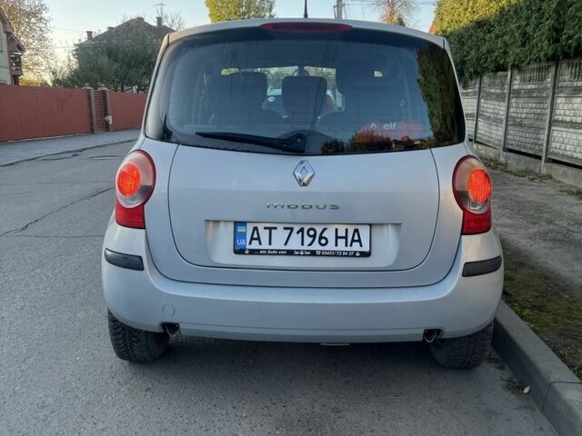 Серый Рено Модус, объемом двигателя 1.1 л и пробегом 96 тыс. км за 4700 $, фото 1 на Automoto.ua