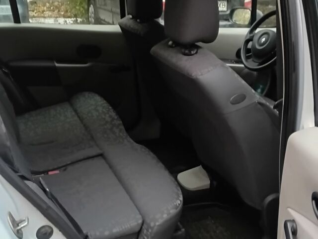 Серый Рено Модус, объемом двигателя 0 л и пробегом 190 тыс. км за 1608 $, фото 5 на Automoto.ua