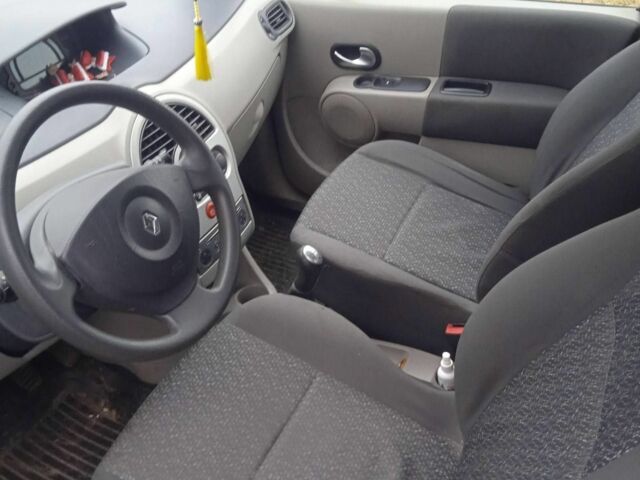 Серый Рено Модус, объемом двигателя 1.1 л и пробегом 204 тыс. км за 3300 $, фото 6 на Automoto.ua