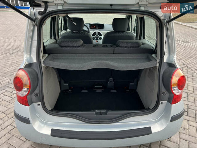 Серый Рено Модус, объемом двигателя 1.6 л и пробегом 230 тыс. км за 5600 $, фото 15 на Automoto.ua