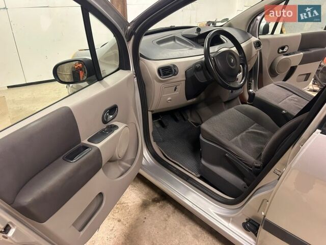 Серый Рено Модус, объемом двигателя 1.2 л и пробегом 260 тыс. км за 4300 $, фото 16 на Automoto.ua