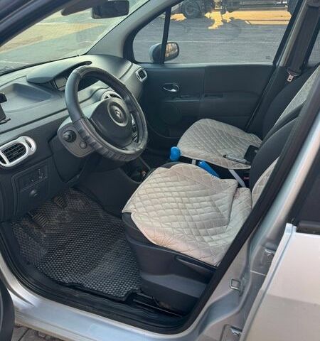 Серый Рено Модус, объемом двигателя 1.2 л и пробегом 210 тыс. км за 4199 $, фото 6 на Automoto.ua