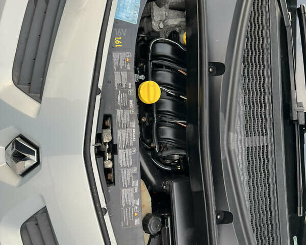 Серый Рено Модус, объемом двигателя 1.6 л и пробегом 230 тыс. км за 5600 $, фото 18 на Automoto.ua