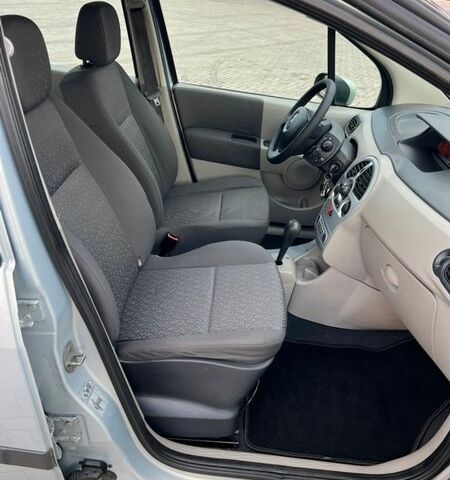 Серый Рено Модус, объемом двигателя 1.6 л и пробегом 230 тыс. км за 5300 $, фото 16 на Automoto.ua