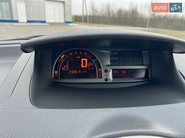Серый Рено Модус, объемом двигателя 1.6 л и пробегом 230 тыс. км за 5600 $, фото 13 на Automoto.ua