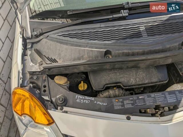 Серый Рено Модус, объемом двигателя 1.1 л и пробегом 170 тыс. км за 3800 $, фото 29 на Automoto.ua