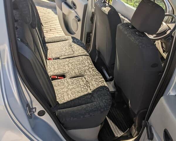 Серый Рено Модус, объемом двигателя 1.1 л и пробегом 170 тыс. км за 3800 $, фото 23 на Automoto.ua