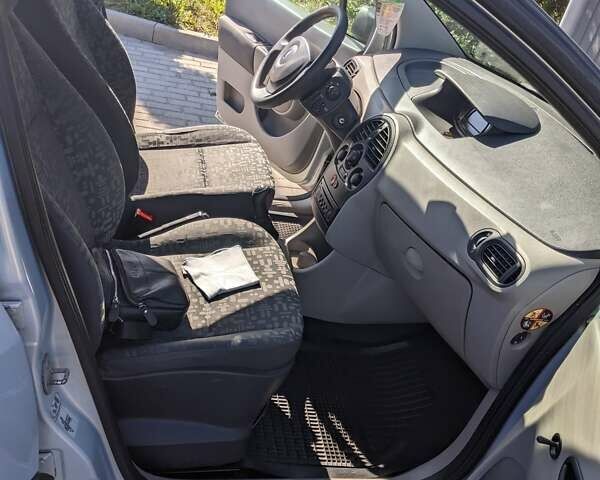 Серый Рено Модус, объемом двигателя 1.1 л и пробегом 170 тыс. км за 3800 $, фото 21 на Automoto.ua