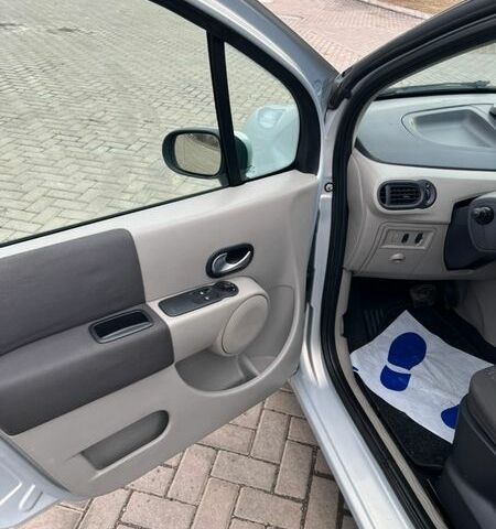 Серый Рено Модус, объемом двигателя 1.6 л и пробегом 230 тыс. км за 5300 $, фото 13 на Automoto.ua