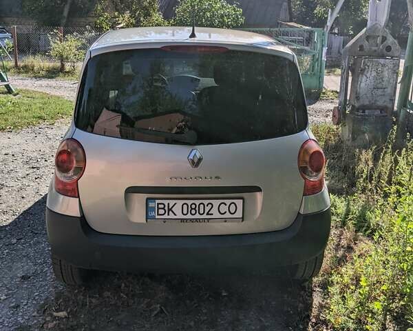 Серый Рено Модус, объемом двигателя 1.1 л и пробегом 170 тыс. км за 3800 $, фото 12 на Automoto.ua