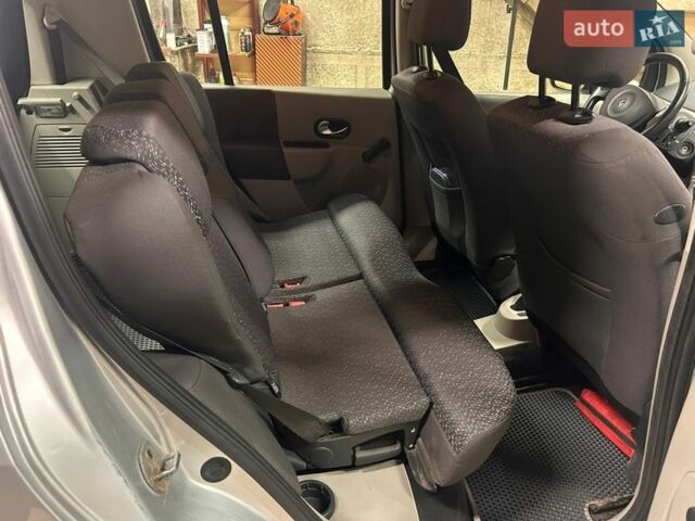 Серый Рено Модус, объемом двигателя 1.2 л и пробегом 260 тыс. км за 4300 $, фото 11 на Automoto.ua