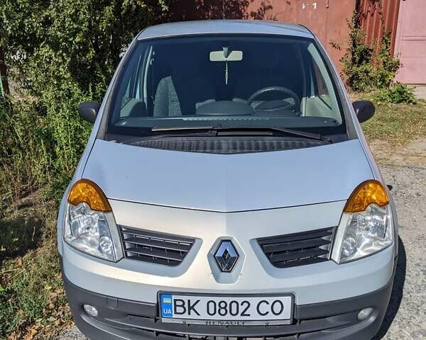 Серый Рено Модус, объемом двигателя 1.1 л и пробегом 170 тыс. км за 3800 $, фото 8 на Automoto.ua