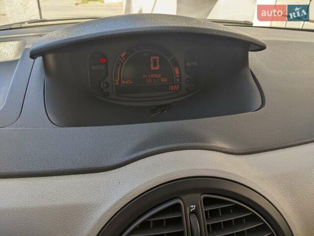 Серый Рено Модус, объемом двигателя 1.1 л и пробегом 170 тыс. км за 3800 $, фото 24 на Automoto.ua