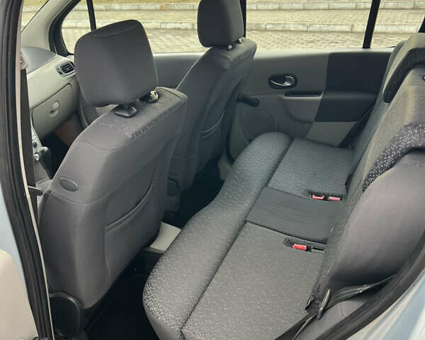 Серый Рено Модус, объемом двигателя 1.6 л и пробегом 230 тыс. км за 5600 $, фото 14 на Automoto.ua