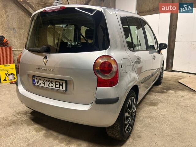 Серый Рено Модус, объемом двигателя 1.2 л и пробегом 260 тыс. км за 4300 $, фото 7 на Automoto.ua
