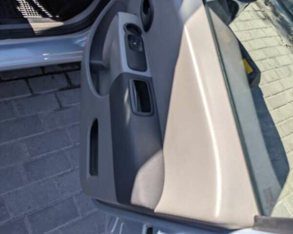 Серый Рено Модус, объемом двигателя 1.1 л и пробегом 170 тыс. км за 3800 $, фото 18 на Automoto.ua