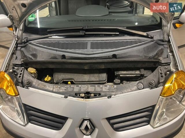 Серый Рено Модус, объемом двигателя 1.2 л и пробегом 260 тыс. км за 4300 $, фото 20 на Automoto.ua