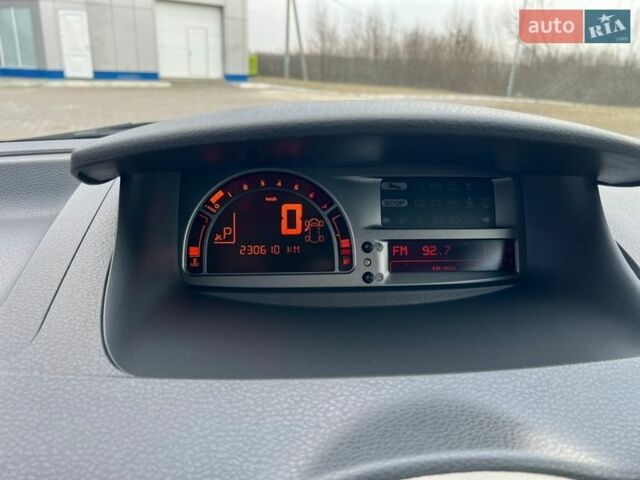 Серый Рено Модус, объемом двигателя 1.6 л и пробегом 230 тыс. км за 5300 $, фото 12 на Automoto.ua