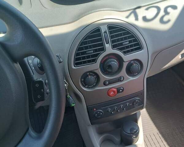 Сірий Рено Модус, об'ємом двигуна 1.5 л та пробігом 219 тис. км за 4700 $, фото 5 на Automoto.ua