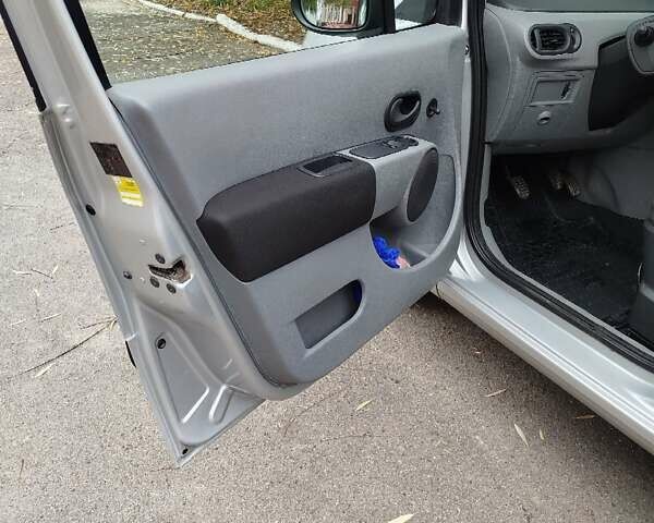 Сірий Рено Модус, об'ємом двигуна 1.25 л та пробігом 249 тис. км за 4100 $, фото 14 на Automoto.ua