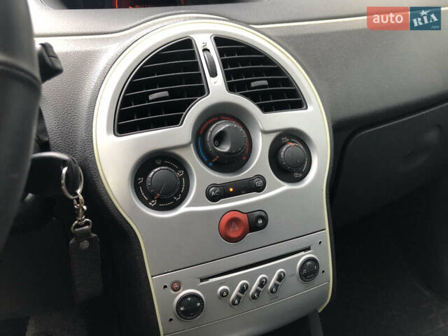 Серый Рено Модус, объемом двигателя 0 л и пробегом 196 тыс. км за 4200 $, фото 12 на Automoto.ua
