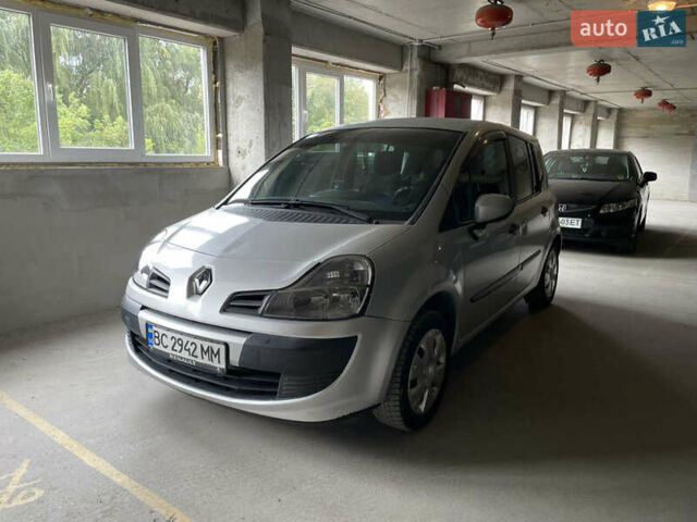 Серый Рено Модус, объемом двигателя 1.2 л и пробегом 201 тыс. км за 4200 $, фото 2 на Automoto.ua