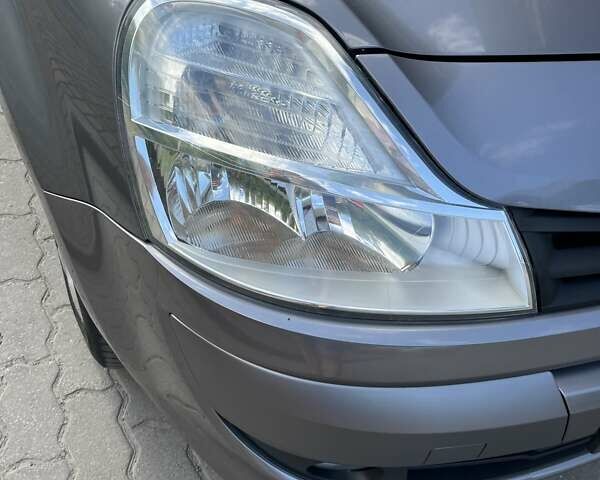 Серый Рено Модус, объемом двигателя 1.6 л и пробегом 142 тыс. км за 5800 $, фото 71 на Automoto.ua