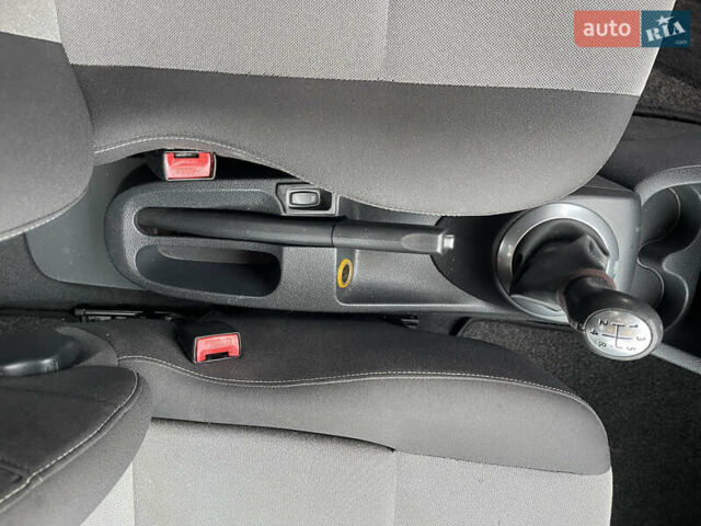 Сірий Рено Модус, об'ємом двигуна 1.6 л та пробігом 240 тис. км за 4600 $, фото 33 на Automoto.ua
