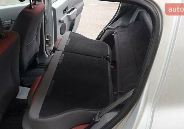 Сірий Рено Модус, об'ємом двигуна 1.15 л та пробігом 79 тис. км за 5500 $, фото 11 на Automoto.ua