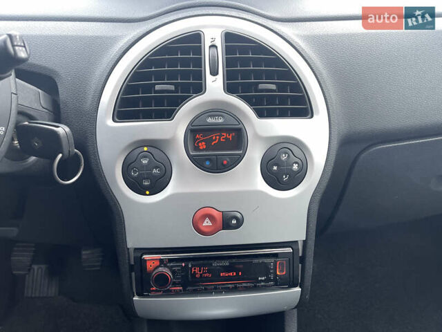 Сірий Рено Модус, об'ємом двигуна 1.6 л та пробігом 240 тис. км за 4650 $, фото 63 на Automoto.ua