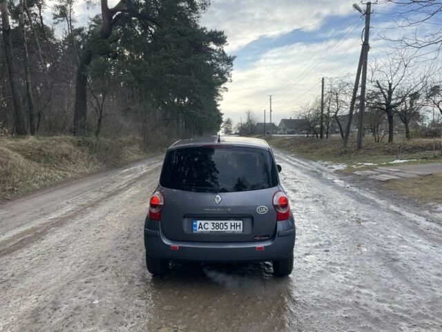 Серый Рено Модус, объемом двигателя 1.1 л и пробегом 250 тыс. км за 4500 $, фото 3 на Automoto.ua