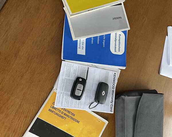 Сірий Рено Модус, об'ємом двигуна 1.6 л та пробігом 240 тис. км за 4650 $, фото 71 на Automoto.ua