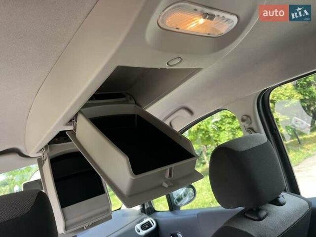Серый Рено Модус, объемом двигателя 1.6 л и пробегом 142 тыс. км за 5800 $, фото 37 на Automoto.ua