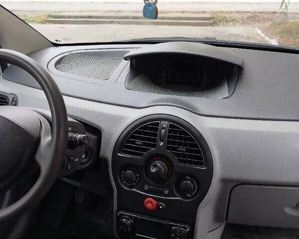 Сірий Рено Модус, об'ємом двигуна 1.25 л та пробігом 249 тис. км за 4100 $, фото 4 на Automoto.ua