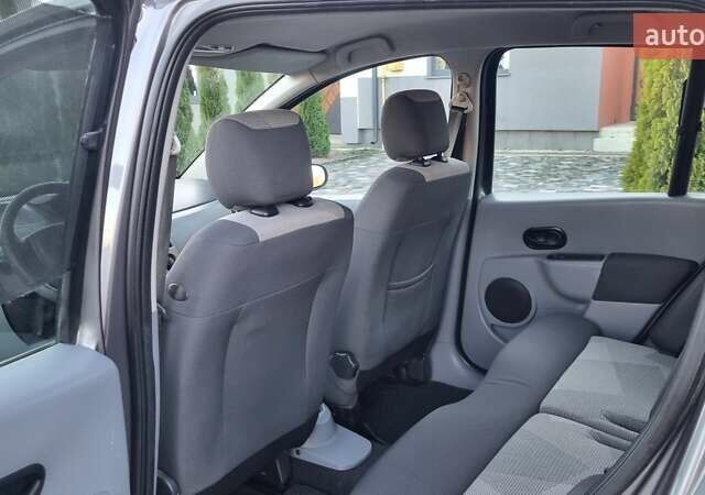 Серый Рено Модус, объемом двигателя 1.2 л и пробегом 212 тыс. км за 3550 $, фото 30 на Automoto.ua