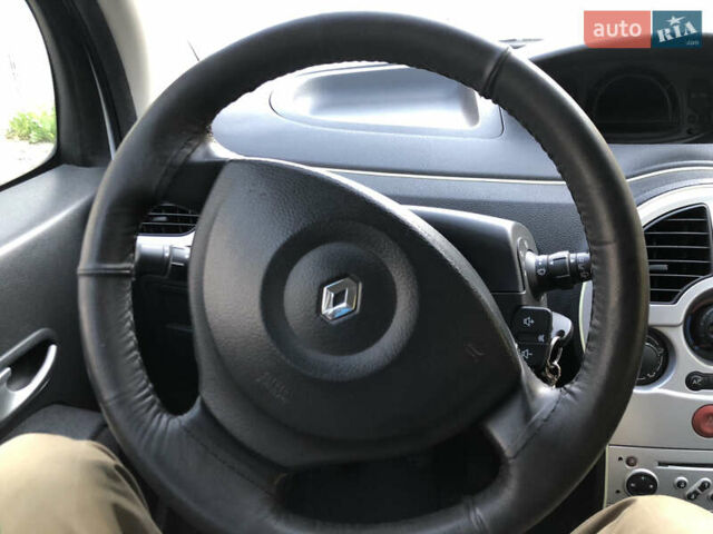 Серый Рено Модус, объемом двигателя 0 л и пробегом 196 тыс. км за 4200 $, фото 5 на Automoto.ua