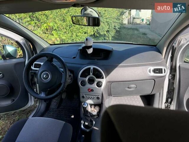 Серый Рено Модус, объемом двигателя 1.6 л и пробегом 205 тыс. км за 4700 $, фото 5 на Automoto.ua