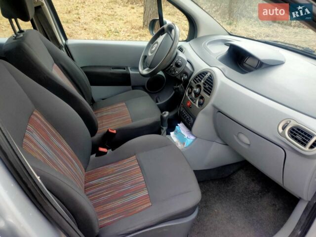 Серый Рено Модус, объемом двигателя 1.46 л и пробегом 295 тыс. км за 2300 $, фото 7 на Automoto.ua