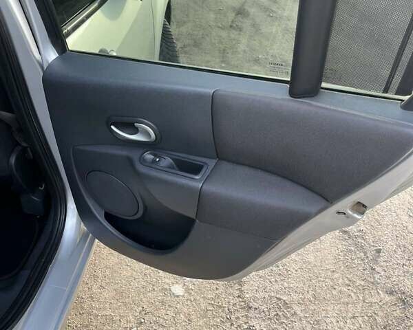Сірий Рено Модус, об'ємом двигуна 1.5 л та пробігом 292 тис. км за 4100 $, фото 12 на Automoto.ua