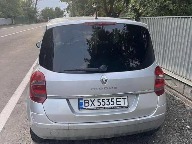 Серый Рено Модус, объемом двигателя 1.1 л и пробегом 180 тыс. км за 3504 $, фото 2 на Automoto.ua