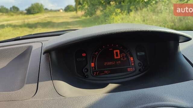 Серый Рено Модус, объемом двигателя 1.15 л и пробегом 260 тыс. км за 4100 $, фото 9 на Automoto.ua