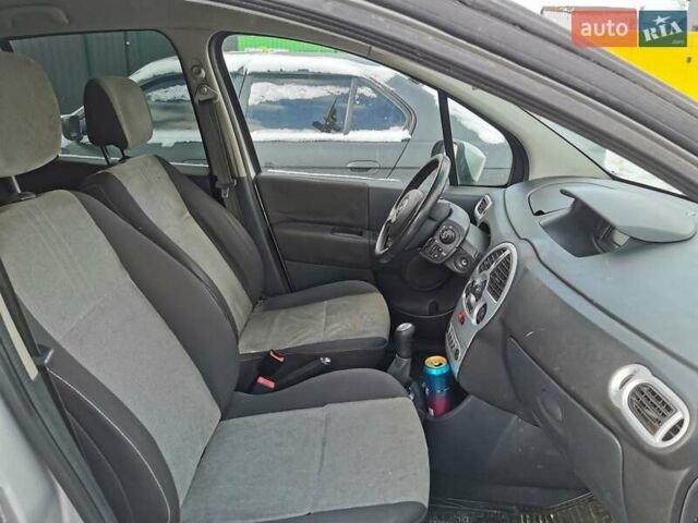 Серый Рено Модус, объемом двигателя 1.15 л и пробегом 222 тыс. км за 4900 $, фото 8 на Automoto.ua