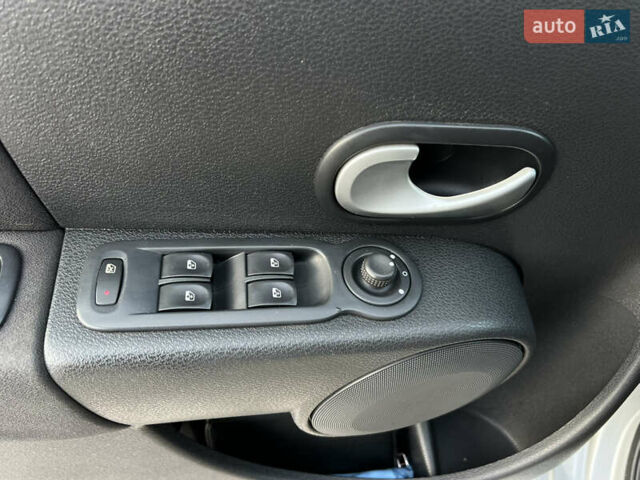 Серый Рено Модус, объемом двигателя 1.15 л и пробегом 205 тыс. км за 4350 $, фото 5 на Automoto.ua