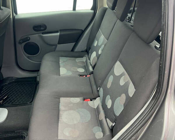 Серый Рено Модус, объемом двигателя 1.46 л и пробегом 227 тыс. км за 4400 $, фото 7 на Automoto.ua