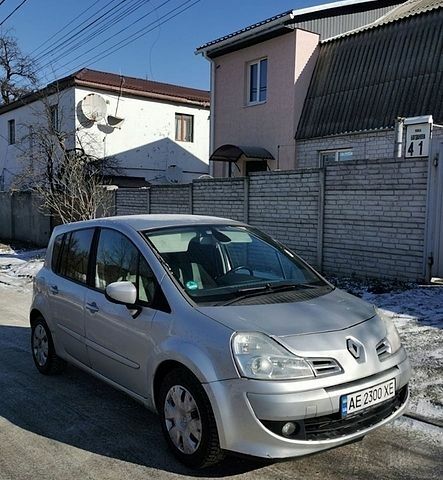 Серый Рено Модус, объемом двигателя 1.15 л и пробегом 222 тыс. км за 3600 $, фото 3 на Automoto.ua