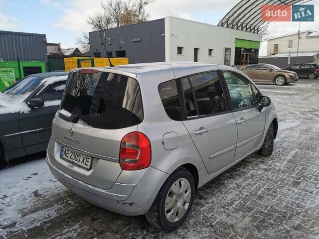 Серый Рено Модус, объемом двигателя 1.15 л и пробегом 222 тыс. км за 4900 $, фото 3 на Automoto.ua